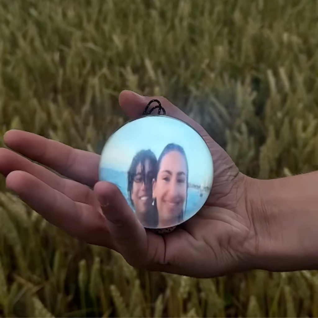 Romantik Akıllı Video Küre