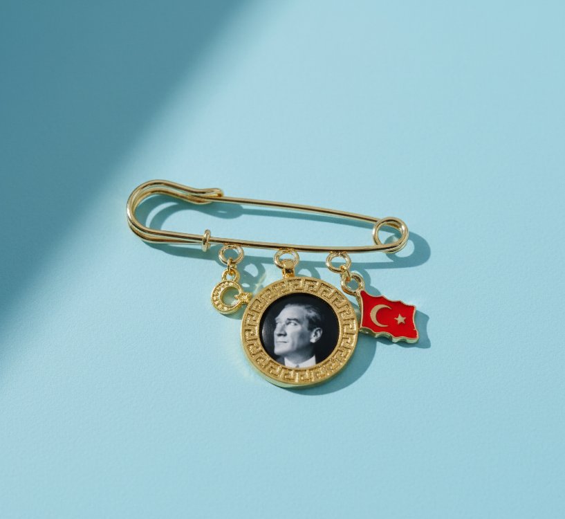 Atatürk Portreli Tek Çerçeveli Yaka Broşu